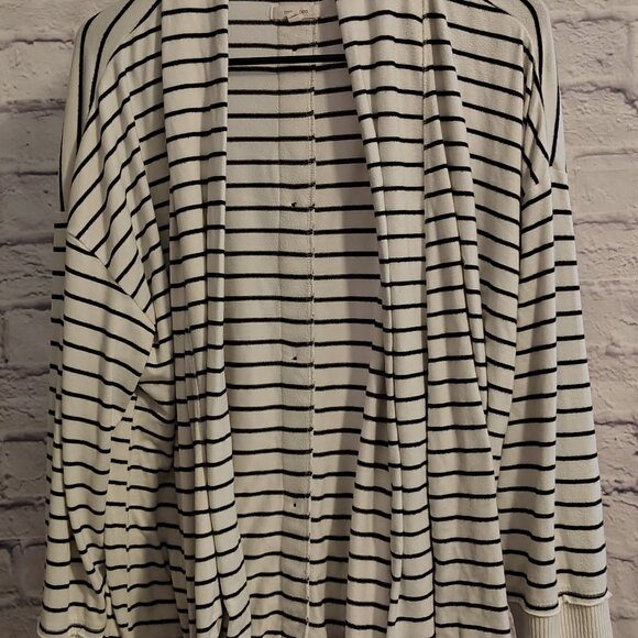 Maurices XXL White With Black Stripes Cardigan - Picture 1 of 3